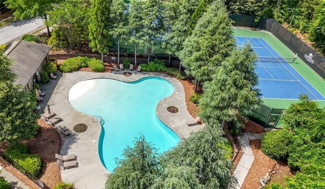 Building Photo - 6421 Crown Forest Ct