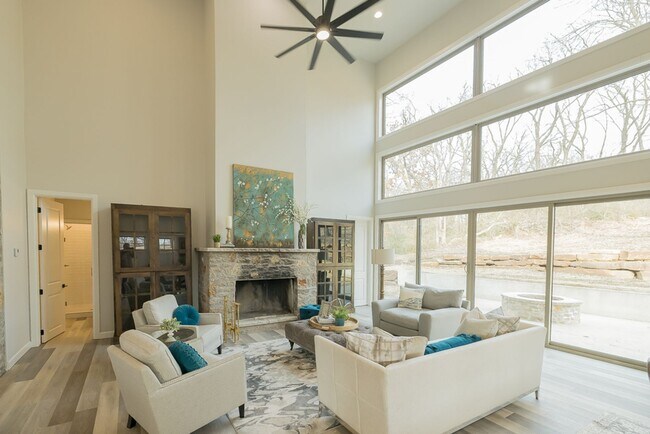 Building Photo - BRAND NEW LUXURY 3 BEDROOM 2.5 BATH TOWNHO...