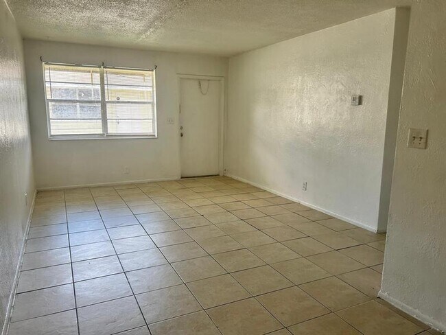 Building Photo - 2240 NW 59th Terrace