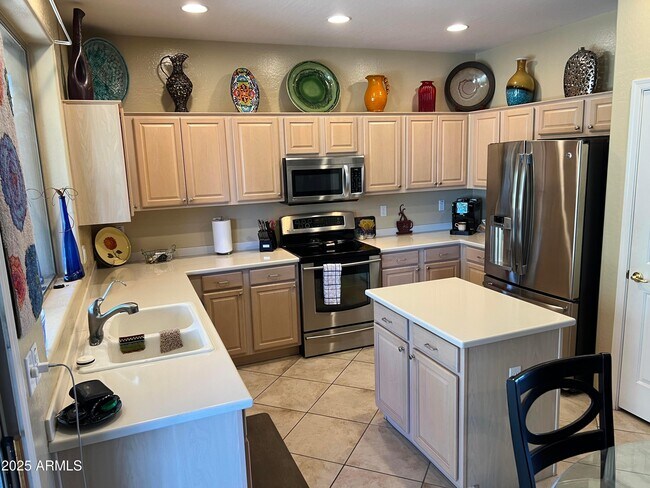 Building Photo - 7240 E Manning St