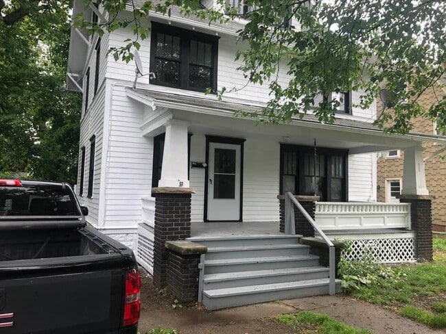 Building Photo - 989 N Howard St