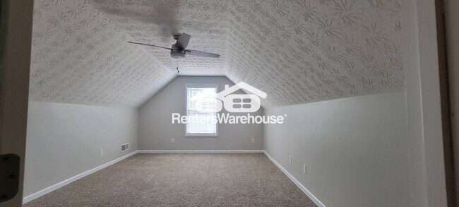 Building Photo - 996 Maple Leaf Dr