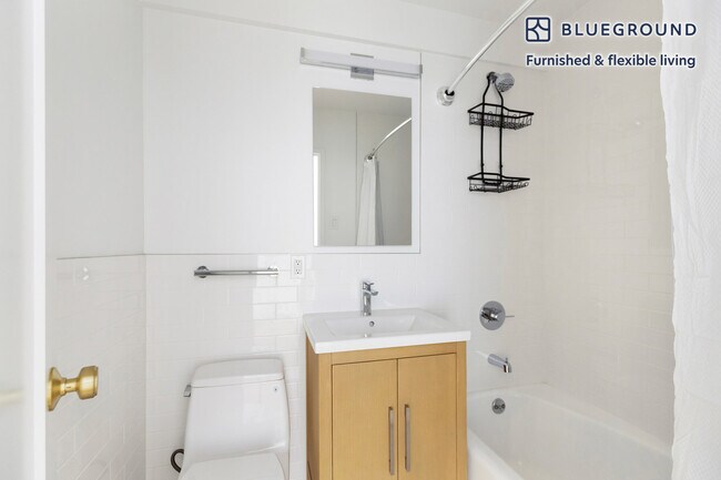 Building Photo - 501 E 87th St