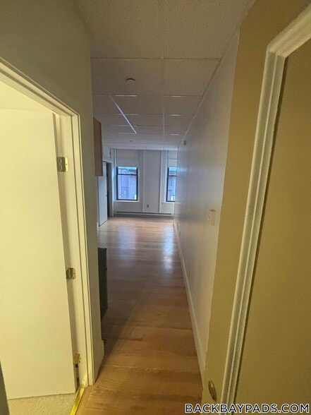Building Photo - 272 Newbury St