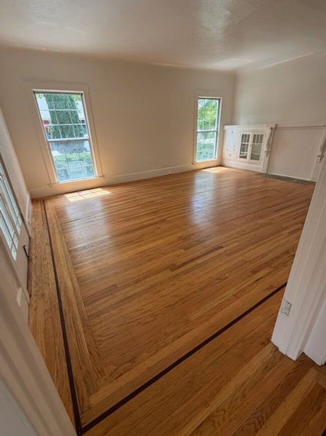 Building Photo - Updated Home Near UCD Med Center Available Now!