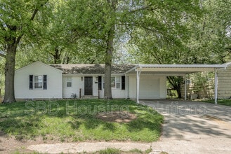 Building Photo - 3606 N Delaware St