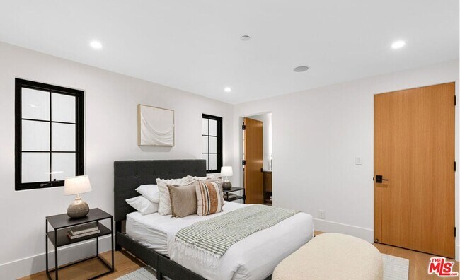 Building Photo - 2565 Patricia Ave