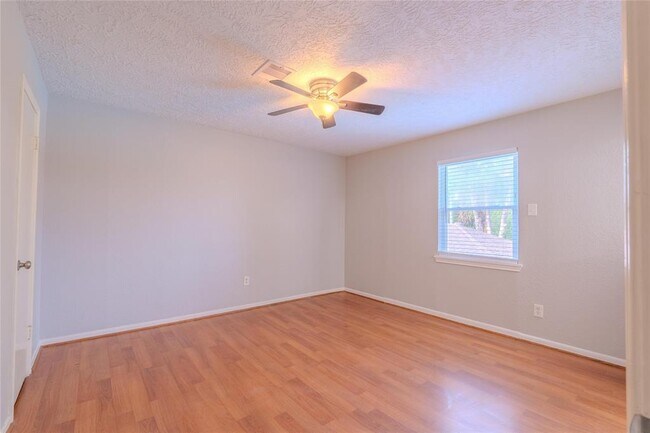 Building Photo - 19314 Enchanted Oaks Dr