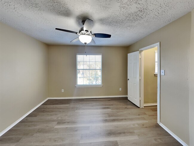 Building Photo - 13118 Peppergate Ln