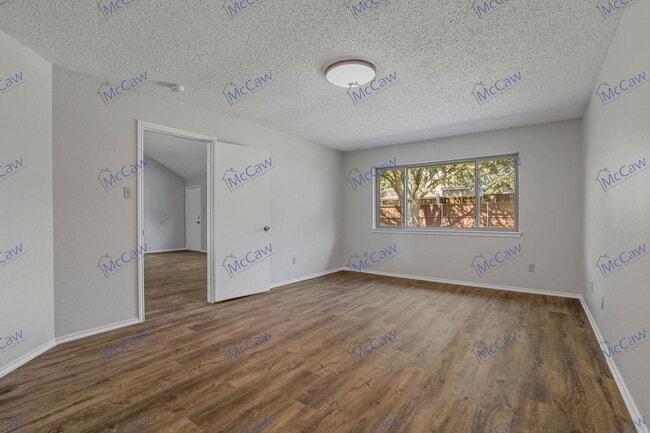 Building Photo - 809 Baxter Dr