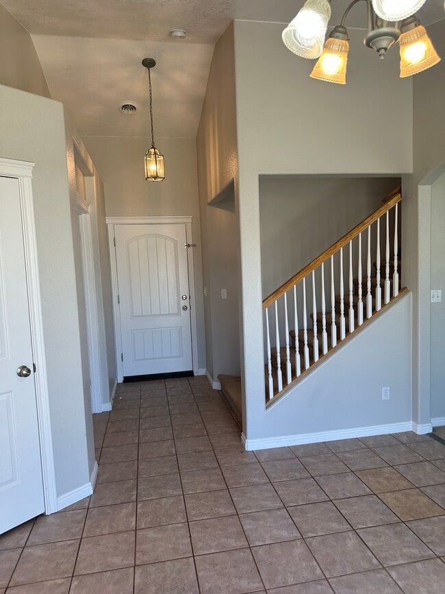 Building Photo - $1,995.00 / Ready Now this 4 bedroom home ...