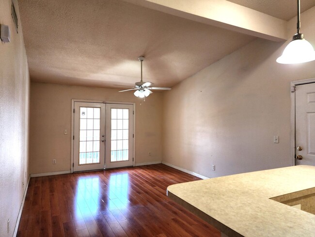 Building Photo - Second Floor Condo Unit; Open Floor Plan; ...