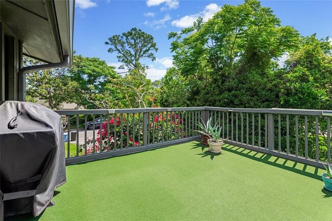 Building Photo - 315 Sweet Bay Ave