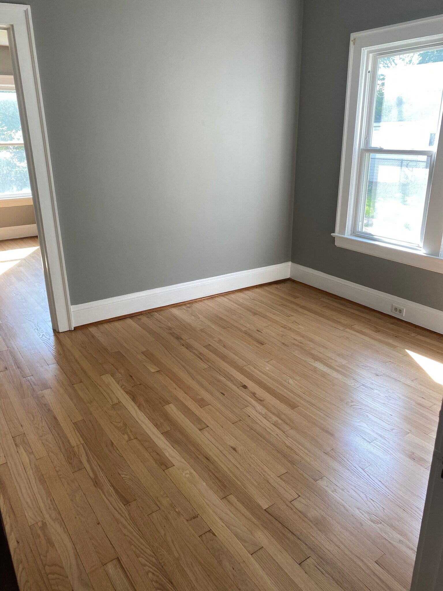 Middle bedroom. - 2075 Lewis Dr