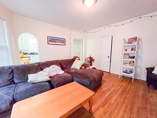 Building Photo - 1335 Rutledge St