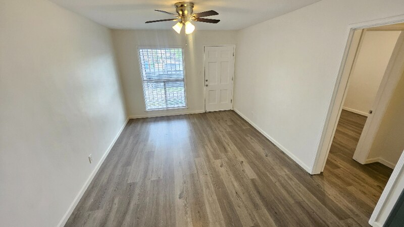 Building Photo - 1120 E Fairview Blvd