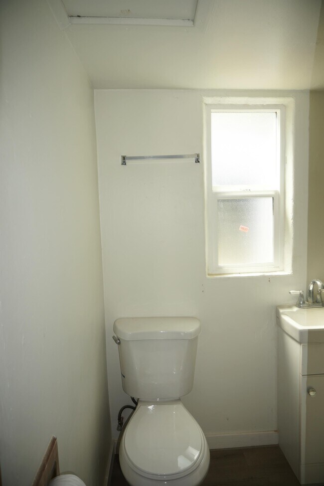 Building Photo - 4516 E Lester St