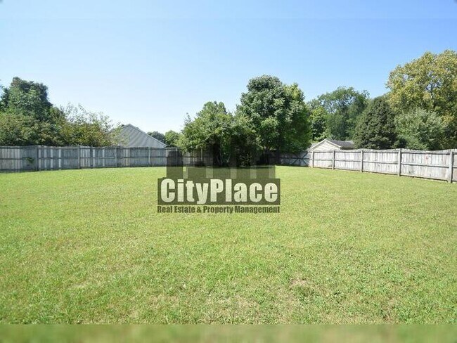 Building Photo - 6830 Medallion Dr