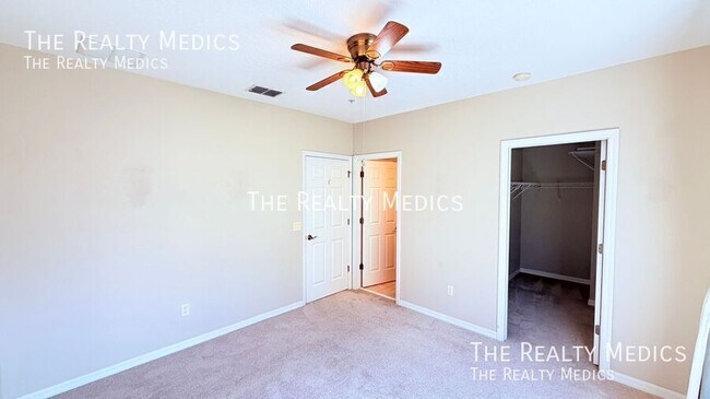 Building Photo - 359 Lansbrook Ln