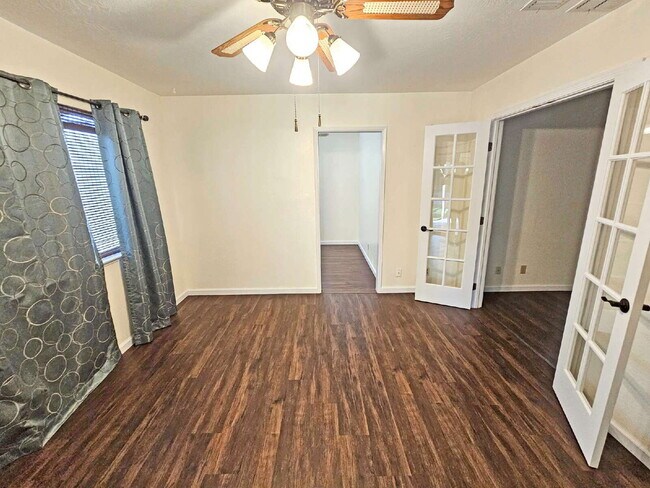 Building Photo - 413 Mt Rainier Pl