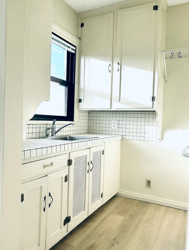 Building Photo - 909 4th Ave N