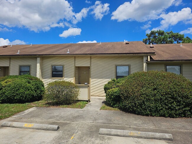 Building Photo - 2/2 - Jefferson Avenue - Newly updated