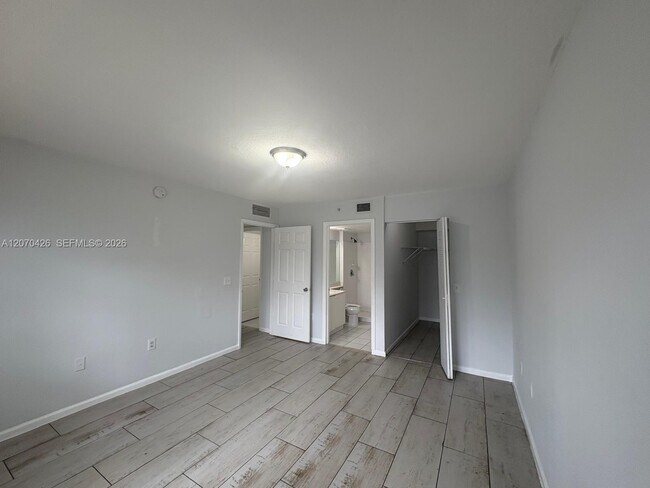 Building Photo - 15480 SW 284th St