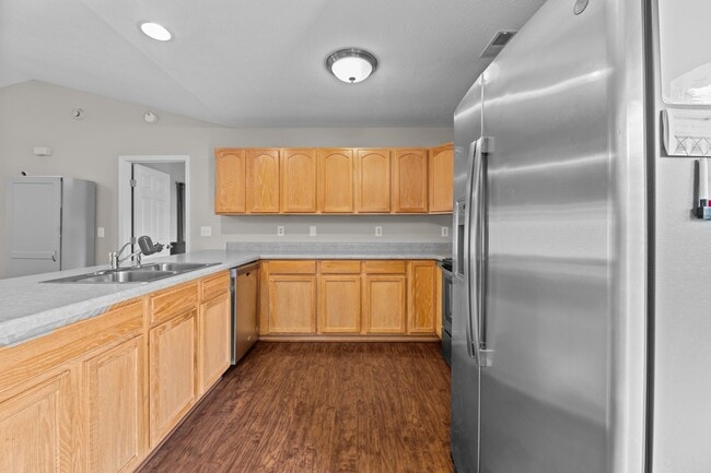 Building Photo - 131 Oakley Dr