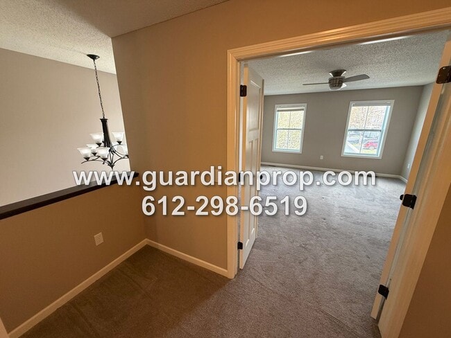 Building Photo - Luxury Townhouse Available Now, Lower Family Room w/Walkout, Balcony, 4 Baths, Large Primary