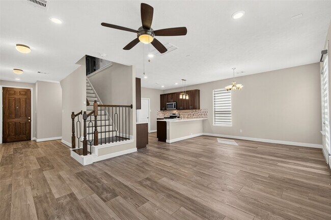 Building Photo - 10214 Pinewood Fox Dr