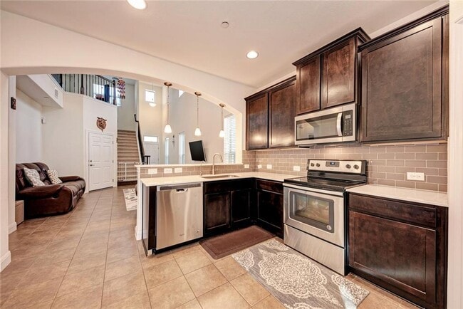 Building Photo - Cedar Park home in the Hill Country