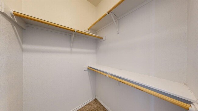 Building Photo - 609 Peyton St