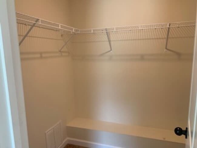 Building Photo - 200 Leeward Landing