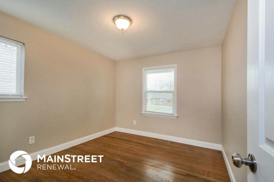 Building Photo - 8 Preakness Dr