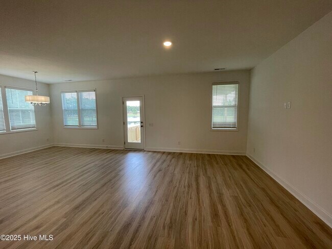 Building Photo - 637 Watauga Ln