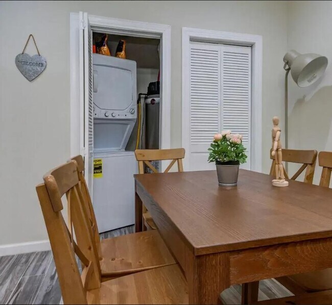 dinning room - 644 Newark Ave