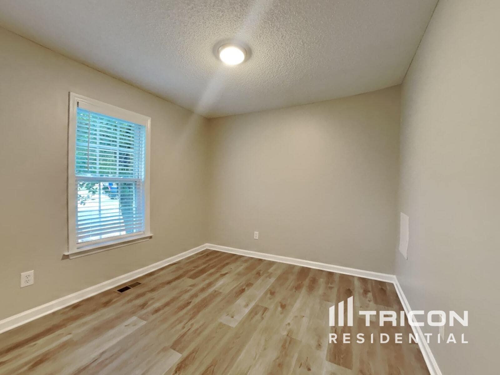 Building Photo - 139 Creekside Dr
