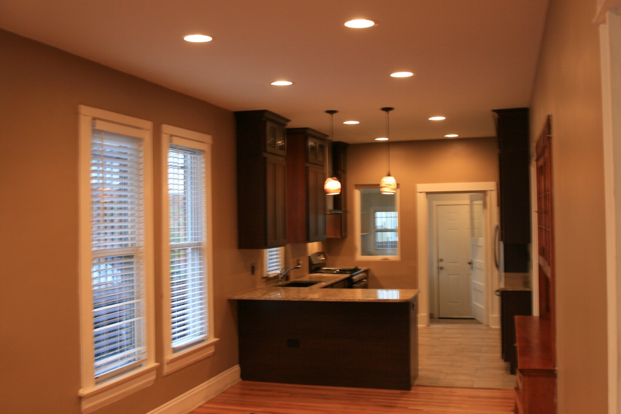 Open floor plan - 25 E Exposition Ave