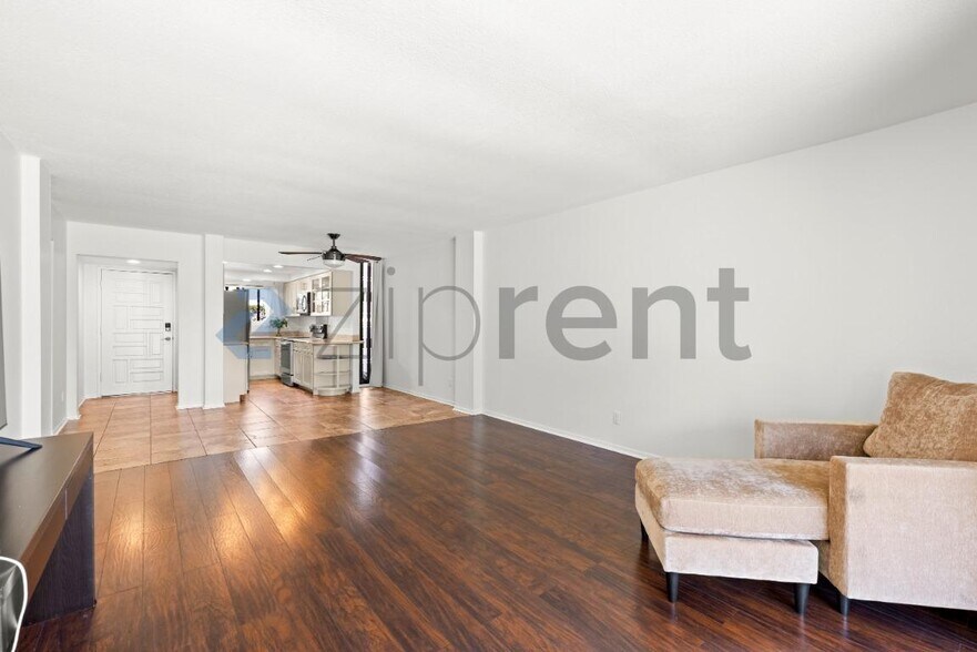 Building Photo - Unit Unit A