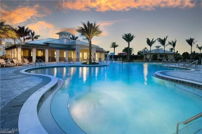 Building Photo - 2665 Vine Ave