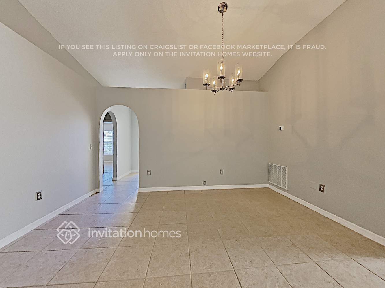 Building Photo - 1622 Hudderfield Cir W