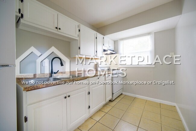 Building Photo - 312 Banff Cir