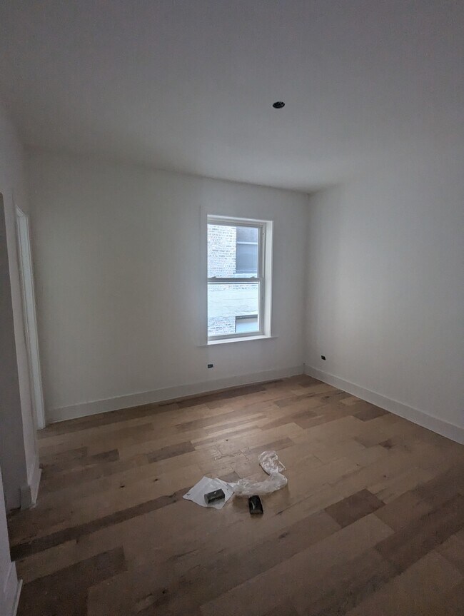 Building Photo - 616 W Patterson Ave