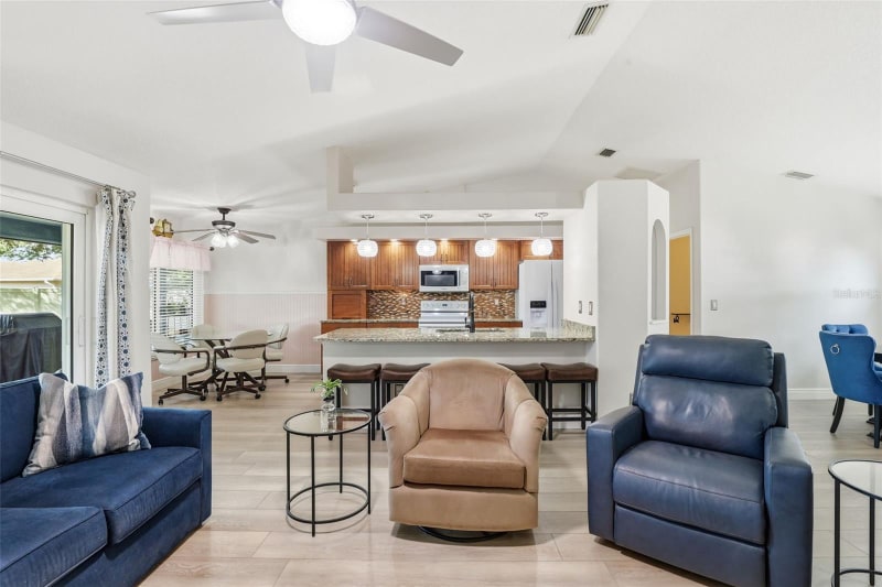 Building Photo - 6211 65th Pl E