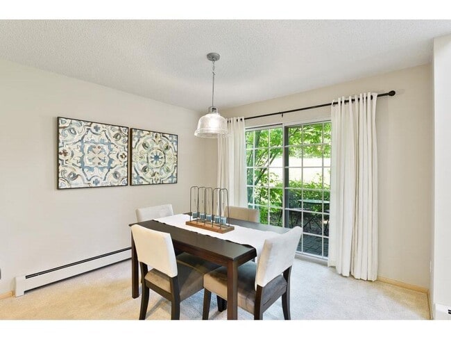 Building Photo - 1815 Terraceview Ln N