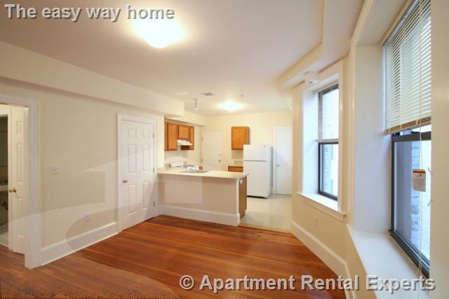 Building Photo - 881 Massachusetts Ave