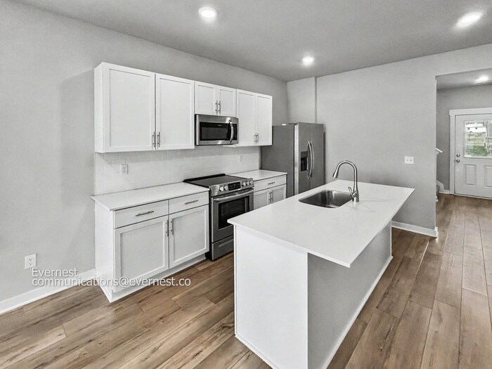 Building Photo - 710 Mickelson Way