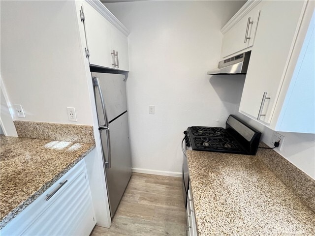 Building Photo - 25081 La Cresta Dr