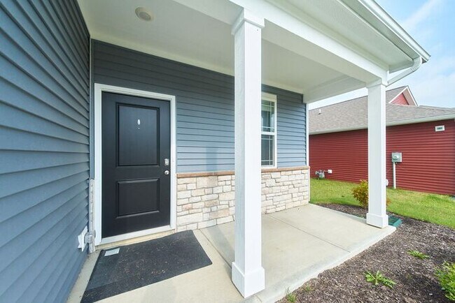 Building Photo - 4 Bedroom at Trotter's Landing in Camby With Pond View!