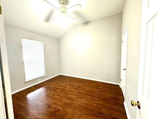 Building Photo - 14901 Babbling Brook Dr